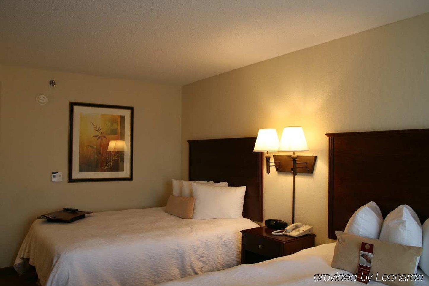 Hampton Inn & Suites Oxford-Anniston Room photo